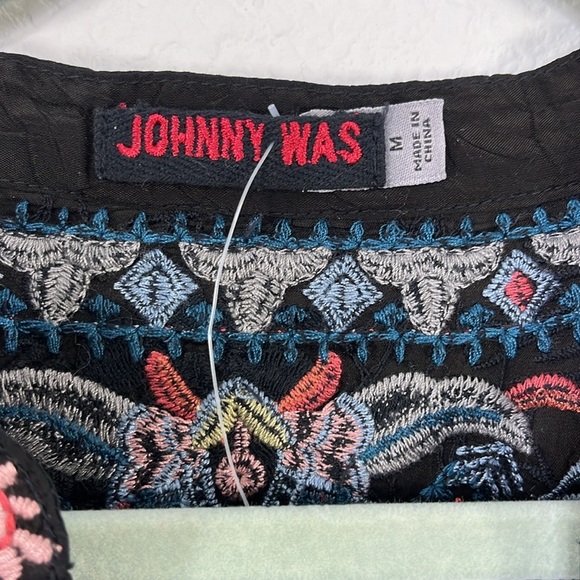 Johnny Was NWOT Croydon Black Embroidered Tunic size Medium - Picture 3 of 12